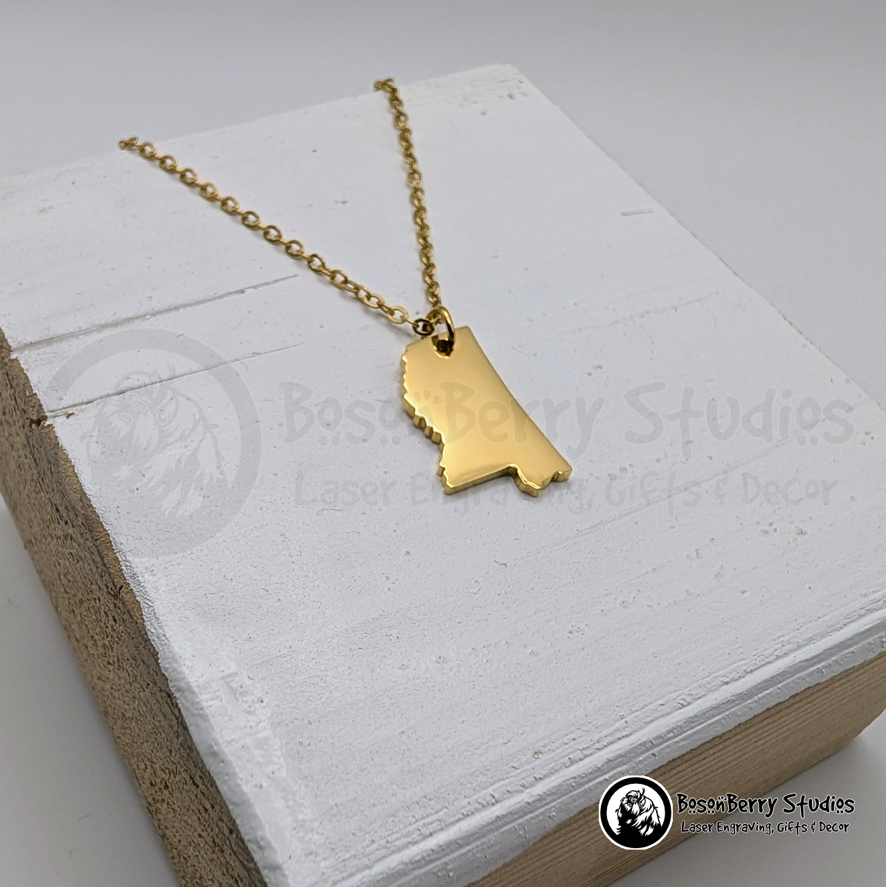 Mississippi Pendant Necklace with Personalized Engraving