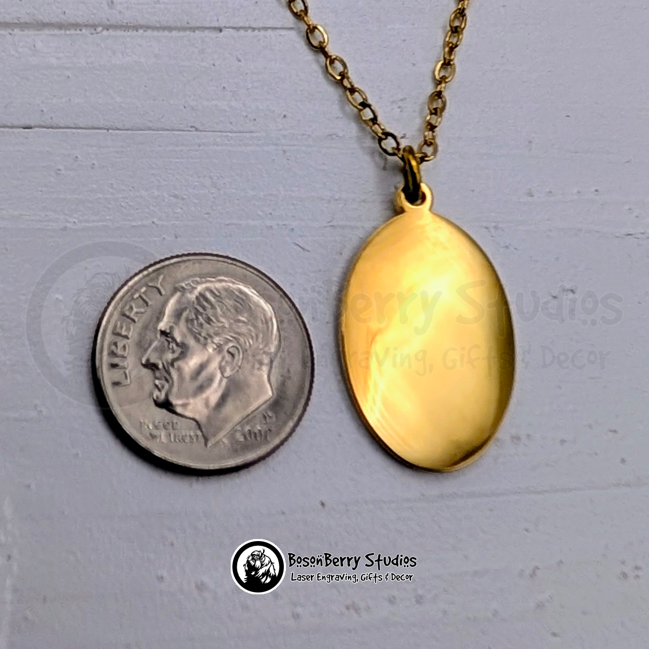 Oval Pendant Necklace with Personalized Engraving