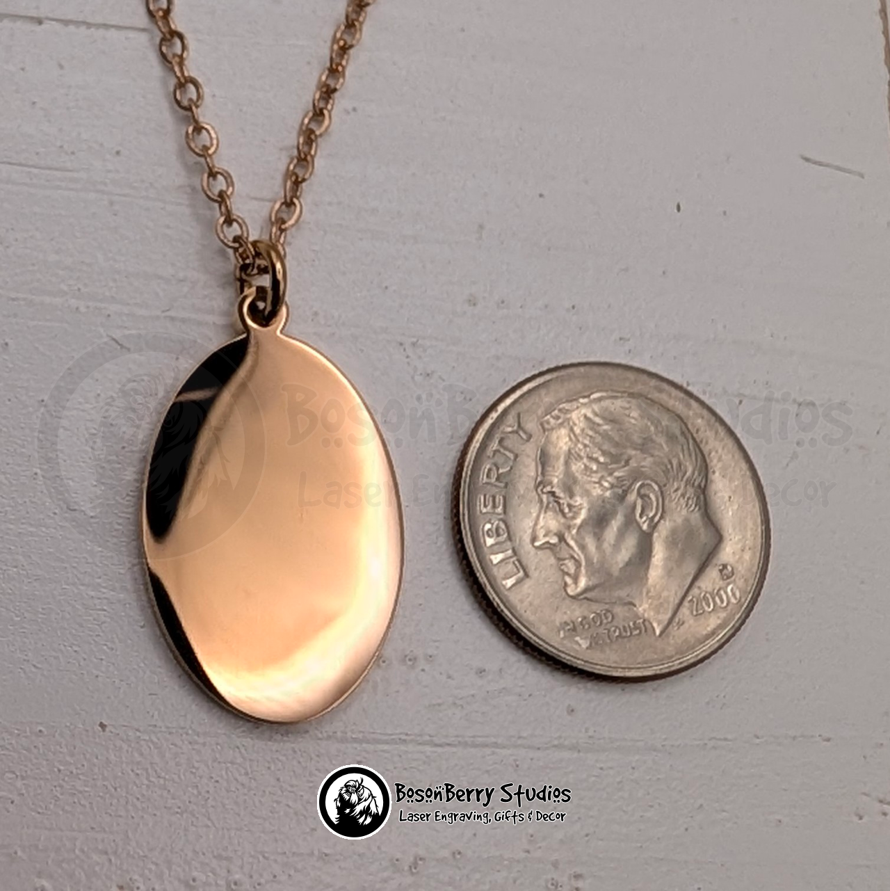 Oval Pendant Necklace with Personalized Engraving