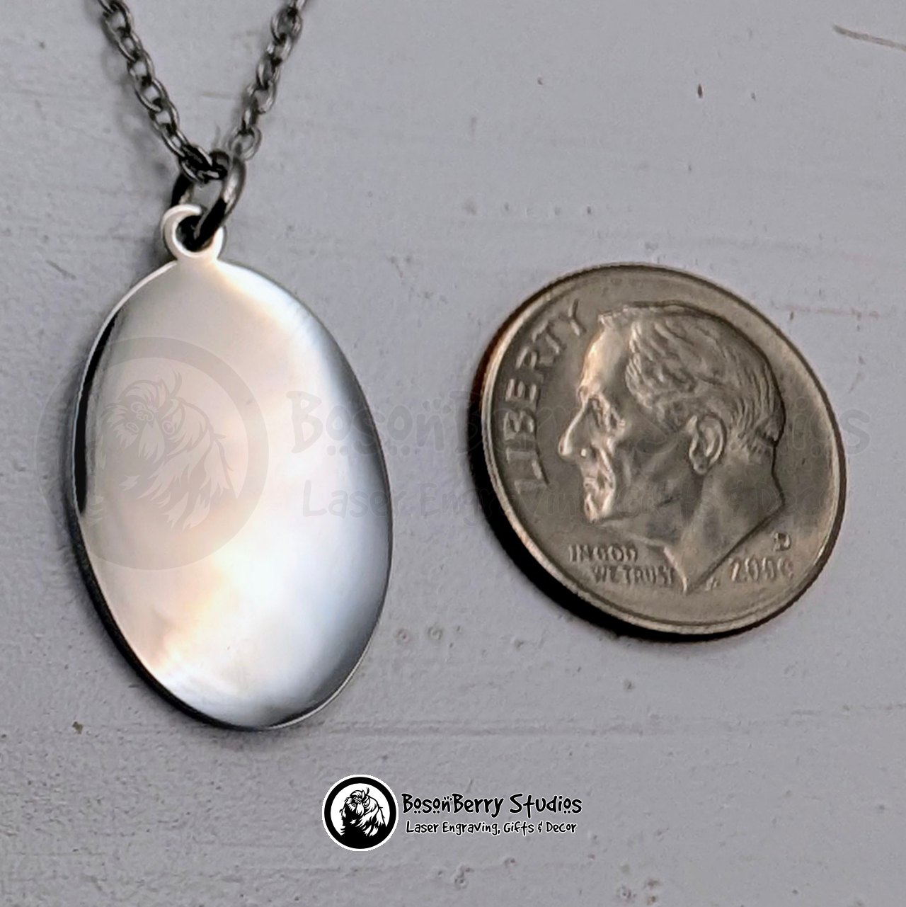 Oval Pendant Necklace with Personalized Engraving